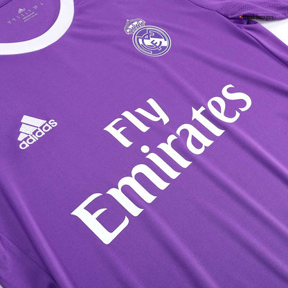 Tricouri Fotbal Vintage Real Madrid MODRIĆ #19 Deplasare 2016/17 Mânecă Lungă